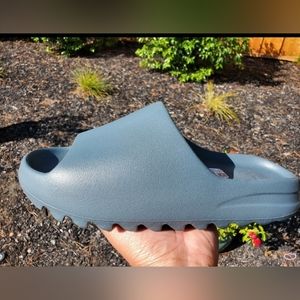 Yeezy Slides Size 12